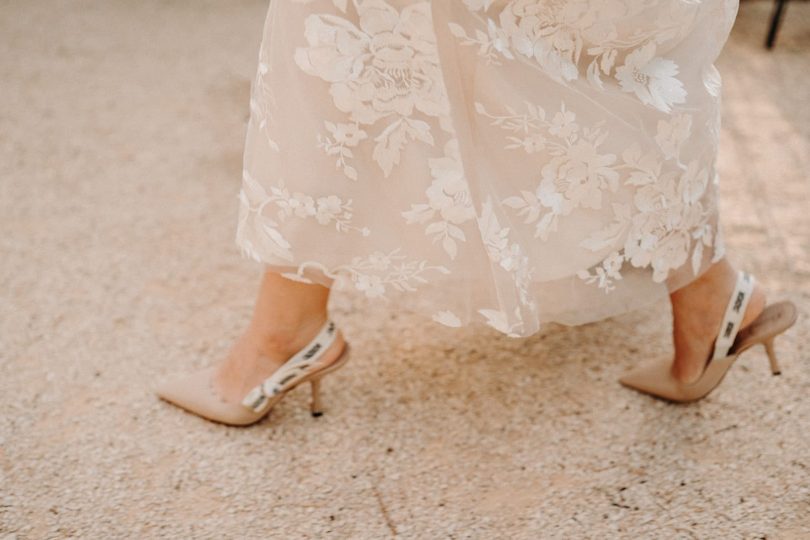 Un mariage romantique en petit comité en Provence - Photos : Sidonie Vidal - Blog mariage : La mariée aux pieds nus