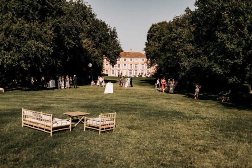 Un mariage élégant au Château de Roquelune en Occitanie - Photos : Lorenzo Accardi - Blog mariage : La mariée aux pieds nus