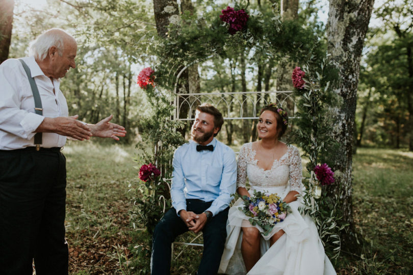 Un mariage rustique et champêtre dans une forêt des Landes - A découvrir sur le blog mariage www.lamarieeauxpiedsnus.com - Photos : Yoris Photographe