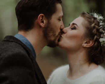 Un mariage simple et rustique en alsace - A découvrir sur le blog mariage www.lamarieeauxpiedsnus.com - Photos : The Kicheners