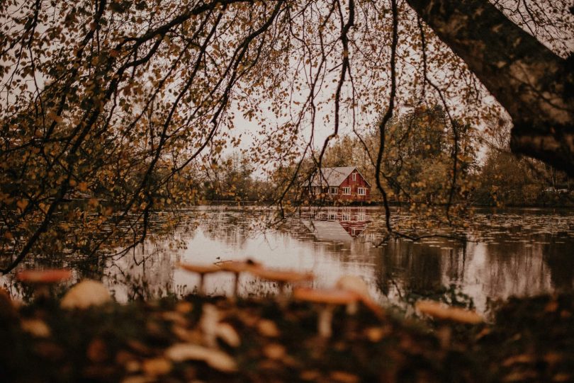 Un mariage simple en petit comité en Normandie - Photos : Erin Photography - Blog mariage : La mariée aux pieds nus