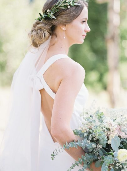 Un mariage simple en bleu dans le Montana - Photos : Stella K Photography - Blog mariage : La mariée aux pieds nus