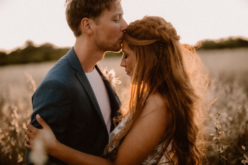 Un mariage simple et bohème dans le Var - Photos : Juli Etta - Blog mariage : La mariée aux pieds nus