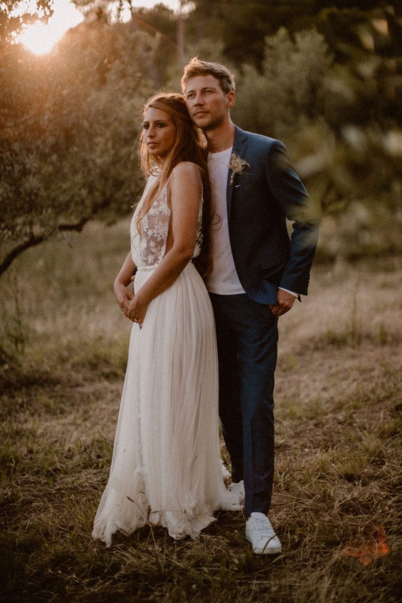 Un mariage simple et bohème dans le Var - Photos : Juli Etta - Blog mariage : La mariée aux pieds nus