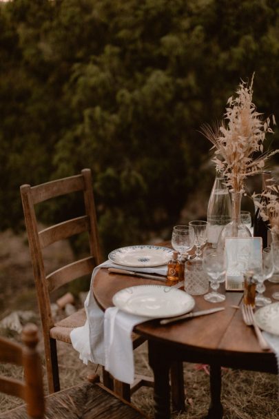 Un mariage simple et bohème dans le Var - Photos : Juli Etta - Blog mariage : La mariée aux pieds nus