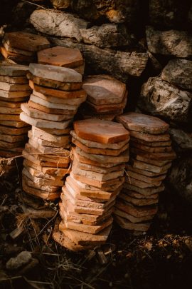 Un mariage simple et bohème dans le Var - Photos : Juli Etta - Blog mariage : La mariée aux pieds nus