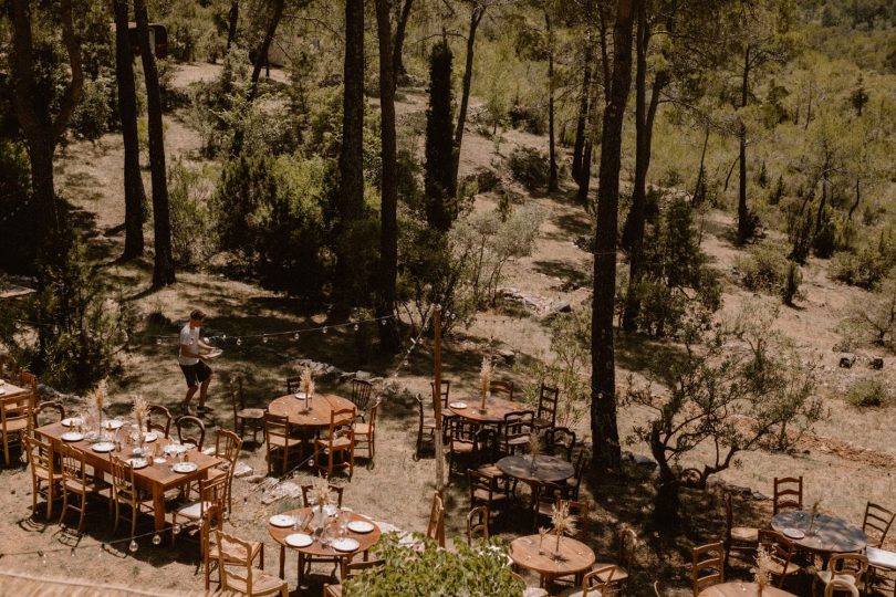 Un mariage simple et bohème dans le Var - Photos : Juli Etta - Blog mariage : La mariée aux pieds nus