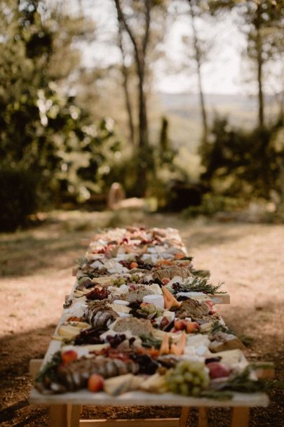 Un mariage simple et bohème dans le Var - Photos : Juli Etta - Blog mariage : La mariée aux pieds nus