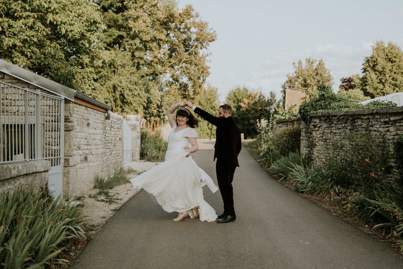 Un mariage simple et bucolique en Bourgogne -Photos : Madame B Photograohie - Blig mariage : La mariée aux pieds nus