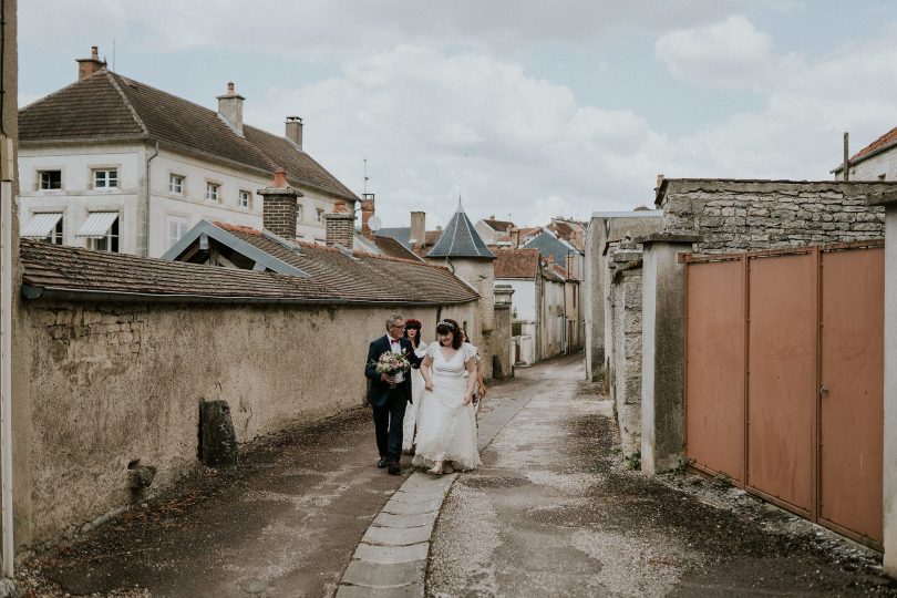 Un mariage simple et bucolique en Bourgogne -Photos : Madame B Photograohie - Blig mariage : La mariée aux pieds nus