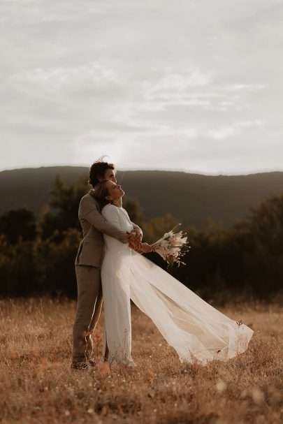 Un mariage simple et champêtre dans le Gard - Photos : Alchemia Wedding - Blog mariage : La mariée aux pieds nus