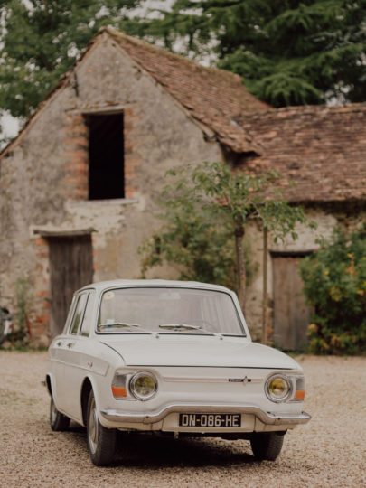 Un mariage simple et champêtre en Anjou à découvrir sur le blog mariage www.lamarieeauxpiedsnus.com - Photos : Capyture