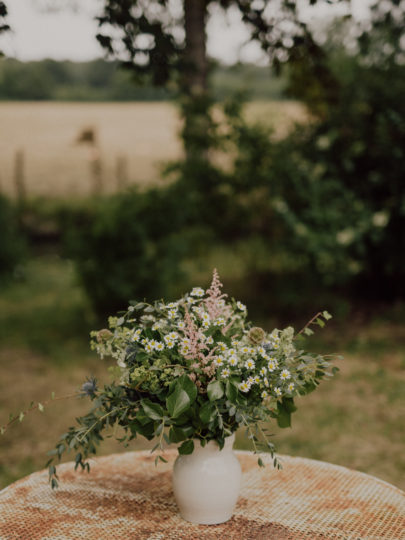 Un mariage simple et champêtre en Anjou à découvrir sur le blog mariage www.lamarieeauxpiedsnus.com - Photos : Capyture