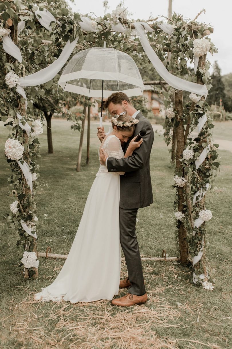 Un mariage simple et champêtre en Normandie - Photos : Typhaine J Photographie - Blog mariage : La mariée aux pieds nus