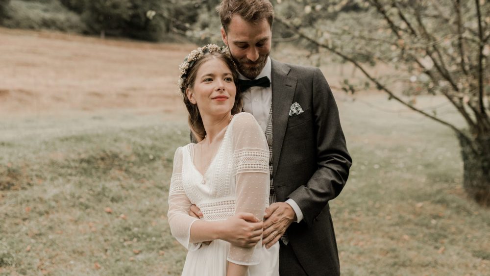 Un mariage simple et champêtre en Normandie - Photos : Typhaine J Photographie - Blog mariage : La mariée aux pieds nus