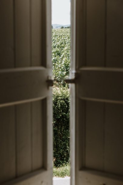 Un mariage simple au Château de Beauchamp en Bourgogne - Photos : Laurent Brouzet - Blog mariage : La mariée aux pieds nus