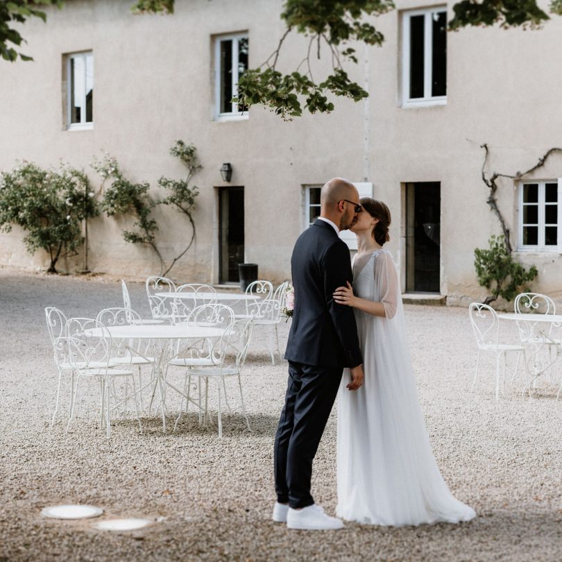 Un mariage simple au Château de Beauchamp en Bourgogne - Photos : Laurent Brouzet - Blog mariage : La mariée aux pieds nus