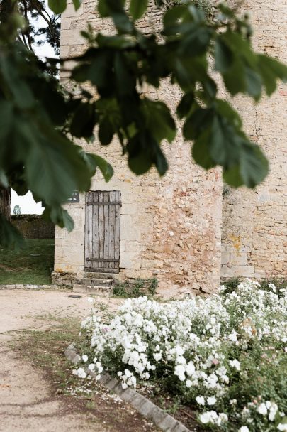 Un mariage simple au Château de Beauchamp en Bourgogne - Photos : Laurent Brouzet - Blog mariage : La mariée aux pieds nus