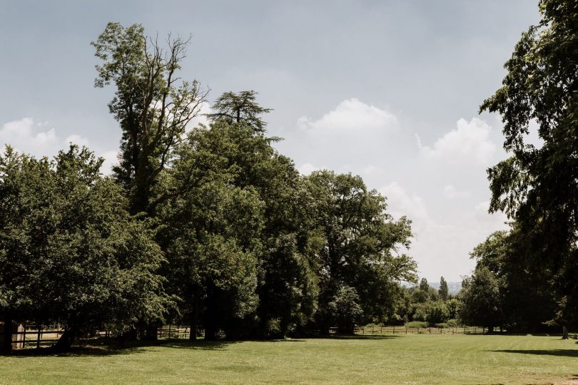 Un mariage simple au Château de Beauchamp en Bourgogne - Photos : Laurent Brouzet - Blog mariage : La mariée aux pieds nus