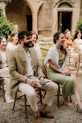 Un mariage simple et éco-responsable au Prieuré de Taluyers près de Lyon - Photos : Cabinet Poétique - Blog mariage : La mariée aux pieds nus