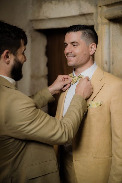 Un mariage simple et éco-responsable au Prieuré de Taluyers près de Lyon - Photos : Cabinet Poétique - Blog mariage : La mariée aux pieds nus