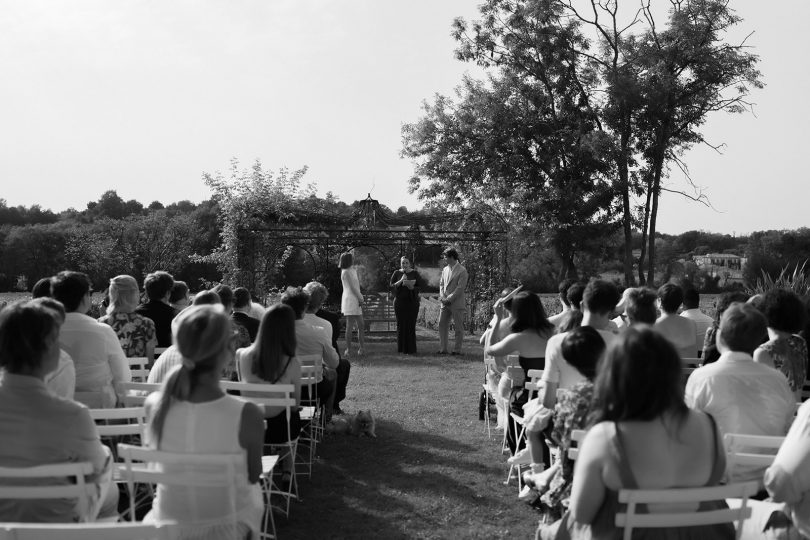 Un mariage simple et élégant au Château de Garde en Gironde - Photos : Anaïs MR - Blog mariage : La mariée aux pieds nus