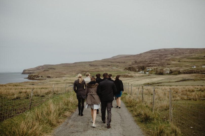 Un mariage simple en petit comité sur l'Ile de Skye en Ecosse - A découvrir sur le blog mariage www.lamarieeauxpiedsnus.com - Photos : Capyture