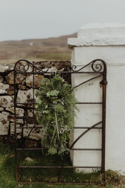 Un mariage simple en petit comité sur l'Ile de Skye en Ecosse - A découvrir sur le blog mariage www.lamarieeauxpiedsnus.com - Photos : Capyture