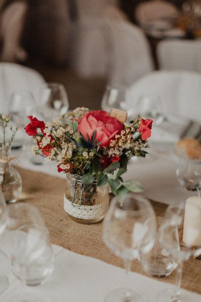 Un mariage champêtre et coloré en Normandie - A découvrir sur www.lamarieeauxpiedsnus.com