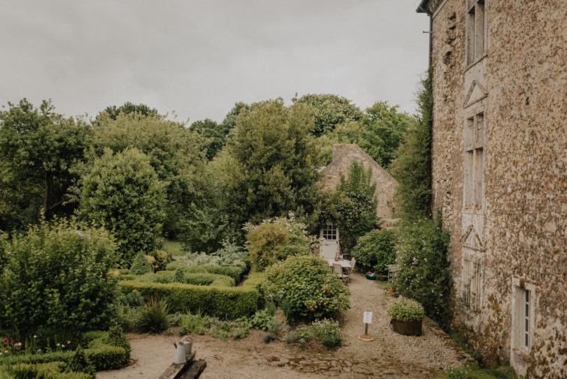 Un mariage champêtre et coloré en Normandie - A découvrir sur www.lamarieeauxpiedsnus.com