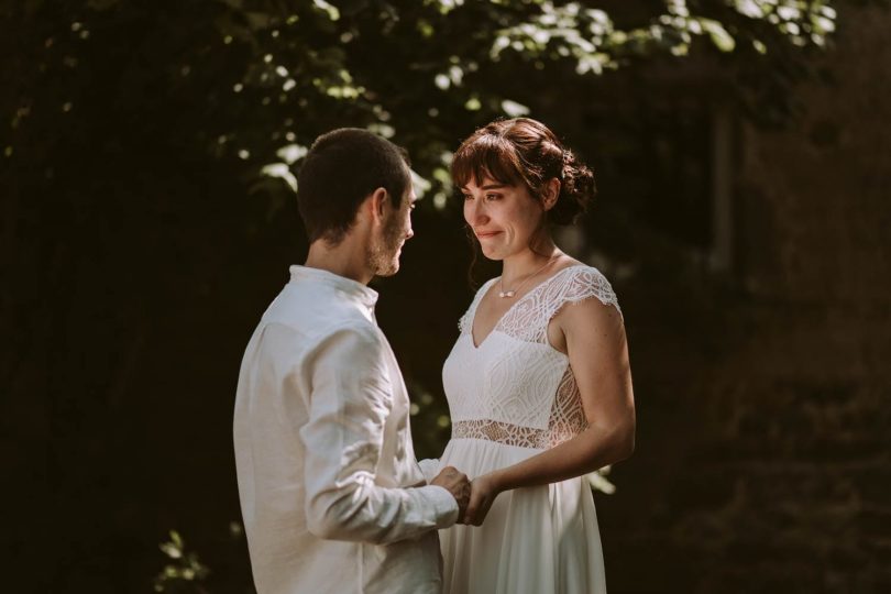 Un mariage en toute simplicité dans une maison familiale au coeur de la Loire - Photos : Marine Marques - Blog mariage : La mariée aux pieds nus