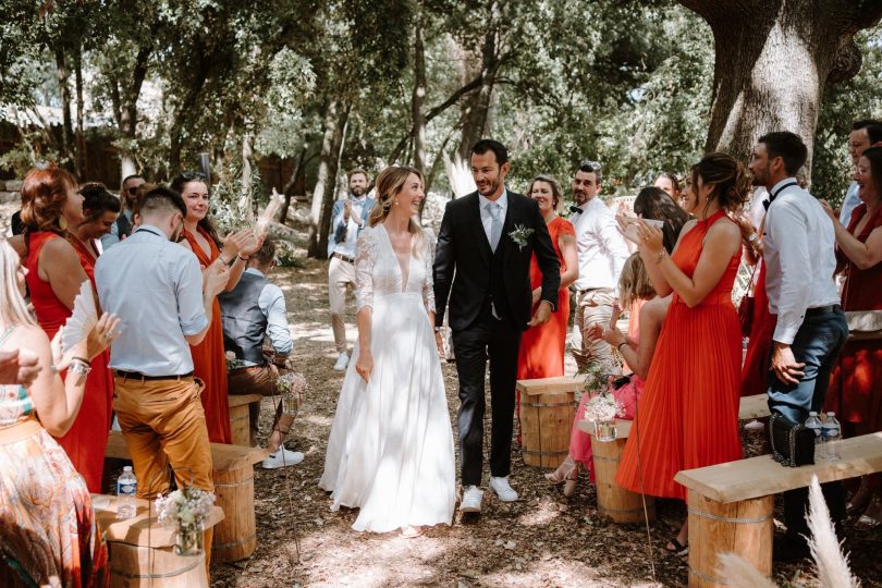 Un mariage simple et bohème au Mas de Rey en Occitanie - Photos : Laurent Brouzet - Blog mariage : La mariée aux pieds nus