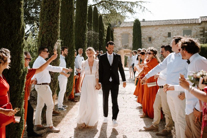 Un mariage simple et bohème au Mas de Rey en Occitanie - Photos : Laurent Brouzet - Blog mariage : La mariée aux pieds nus