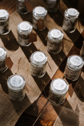 Un mariage simple et bohème au Mas de Rey en Occitanie - Photos : Laurent Brouzet - Blog mariage : La mariée aux pieds nus