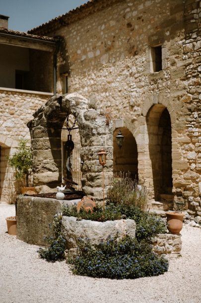 Un mariage simple et bohème au Mas de Rey en Occitanie - Photos : Laurent Brouzet - Blog mariage : La mariée aux pieds nus