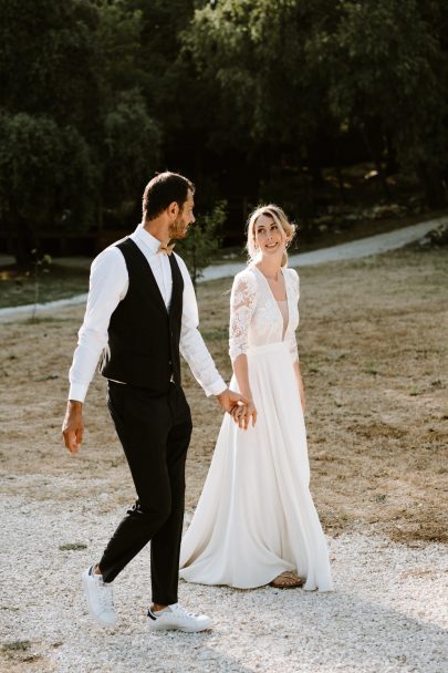 Un mariage simple et bohème au Mas de Rey en Occitanie - Photos : Laurent Brouzet - Blog mariage : La mariée aux pieds nus