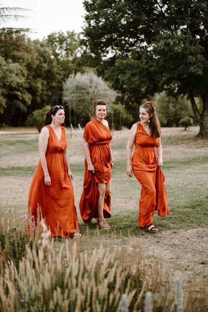 Un mariage simple et bohème au Mas de Rey en Occitanie - Photos : Laurent Brouzet - Blog mariage : La mariée aux pieds nus