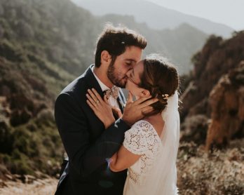 Un mariage simple et convivial sur une plage en Corse - Photos : Phan Tien - Blog mariage : La mariée aux pieds nus