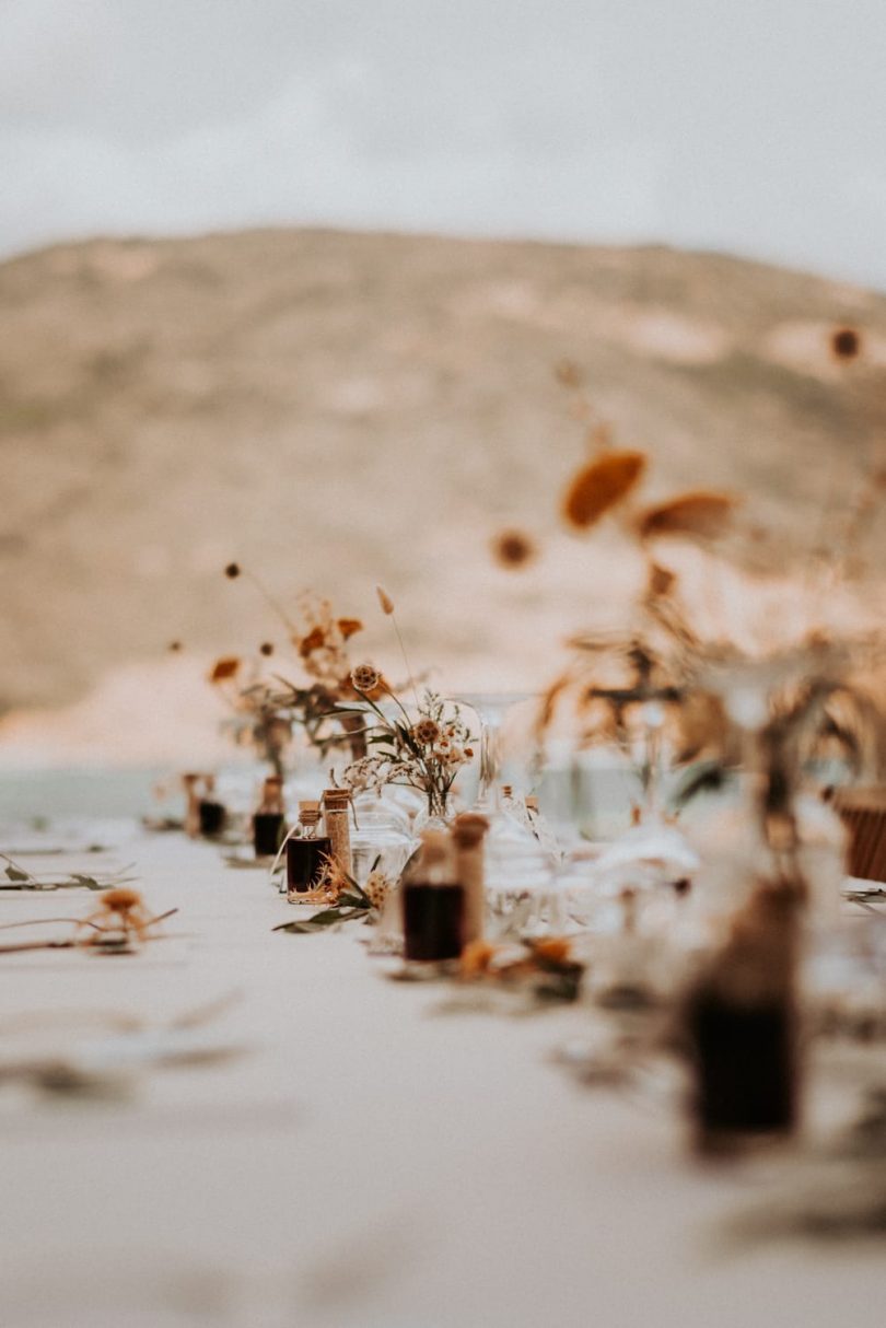 Un mariage simple et convivial sur une plage en Corse - Photos : Phan Tien - Blog mariage : La mariée aux pieds nus