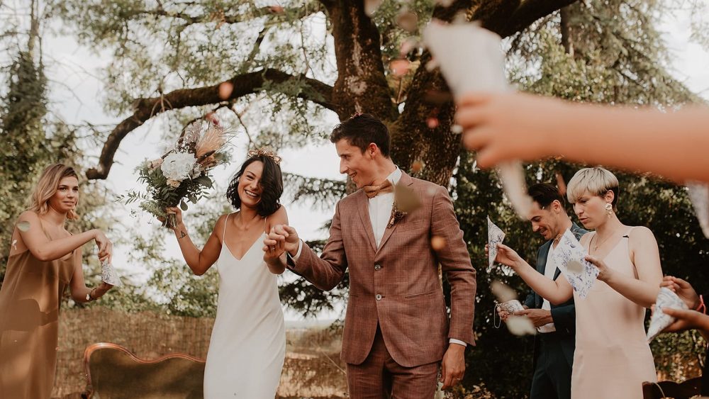 Un mariage simple et rustique dans le Lot - Photos : Alchemia Wedding - Blog mariage : La mariée aux pieds nus