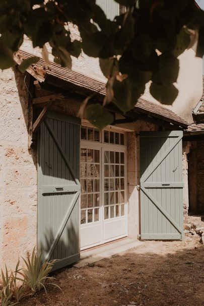 Un mariage simple et rustique dans le Lot - Photos : Alchemia Wedding - Blog mariage : La mariée aux pieds nus