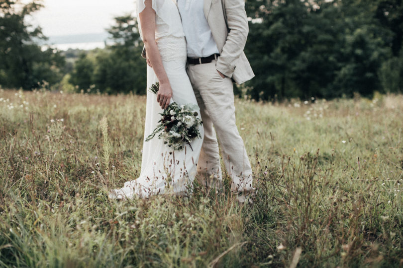 Un mariage simple et rustique en Hongrie - A découvrir sur le blog mariage www.lamarieeauxpiedsnus.com - Photos : Pinewood Weddings