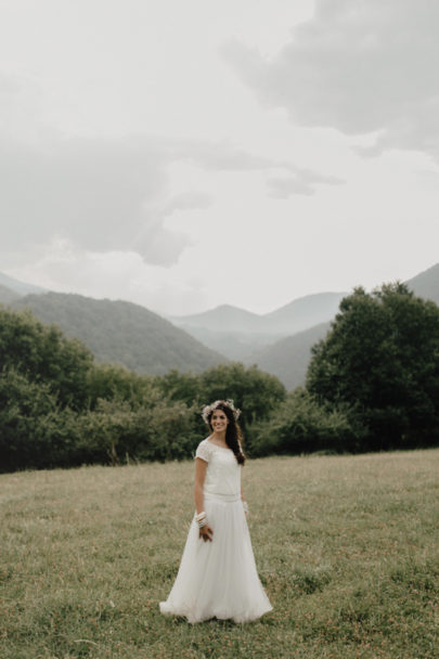 Un mariage simple et rustique dans les Pyrénées - A découvrir sur le blog mariage www.lamarieeauxpiedsnus.com - Photos : You Made My Day