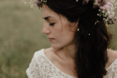 Un mariage simple et rustique dans les Pyrénées - A découvrir sur le blog mariage www.lamarieeauxpiedsnus.com - Photos : You Made My Day