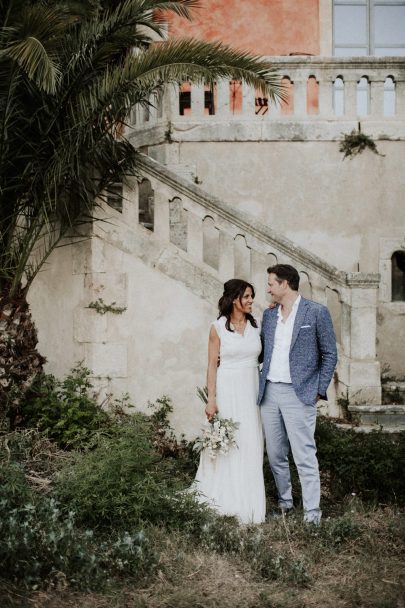 Un mariage simple et végétal au Domaine Sainte Colombe - Photos : Pinewood Weddings - Stylisme : Atelier Blanc - Blog mariage : La mariée aux pieds nus