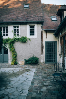 Un mariage surprise en hiver à La Dime de Giverny - A découvrir sur le blog mariage www.lamarieeauxpiedsnus.com - Photos : Ingrid Lepan