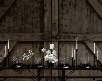 Un mariage surprise dans une ambiance indus en noir et blanc - Photos : Marie Dubrulle - Blog mariage : La mariée aux pieds nus