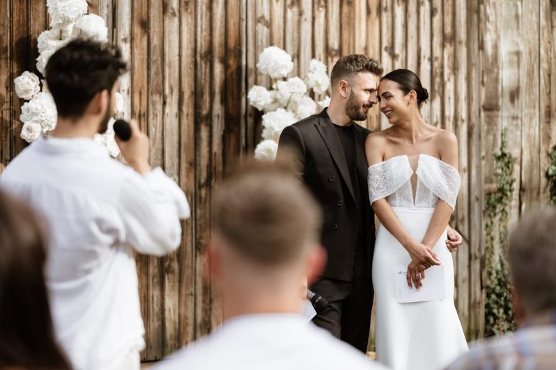 Un mariage surprise dans une ambiance indus en noir et blanc - Photos : Marie Dubrulle - Blog mariage : La mariée aux pieds nus