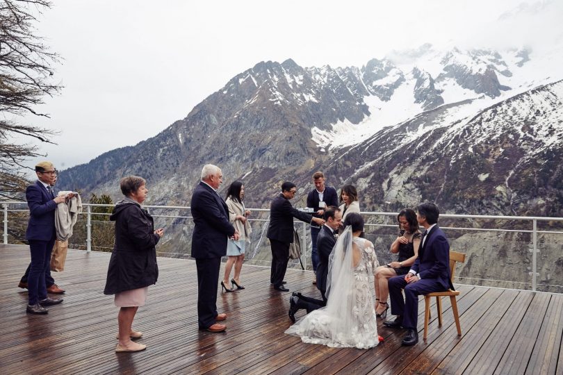 Un mariage au Terminal Neige - Refuge de Montenvers à Chamonix - Photos : Le joli studio et David Picchio - Blog mariage : La mariée aux pieds nus