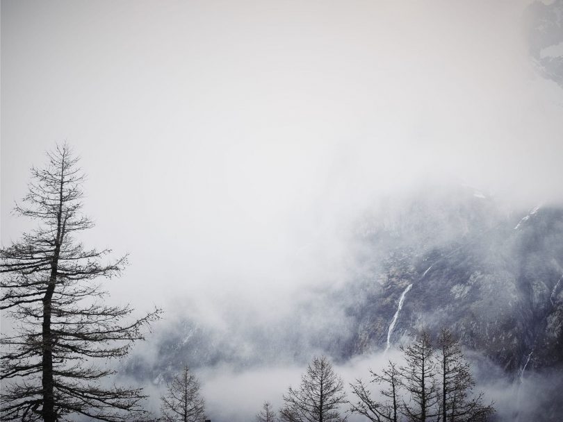 Un mariage au Terminal Neige - Refuge de Montenvers à Chamonix - Photos : Le joli studio et David Picchio - Blog mariage : La mariée aux pieds nus